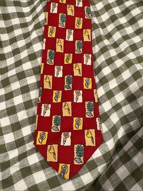 Men's Red Floral Pattern Tie Made in France Silk